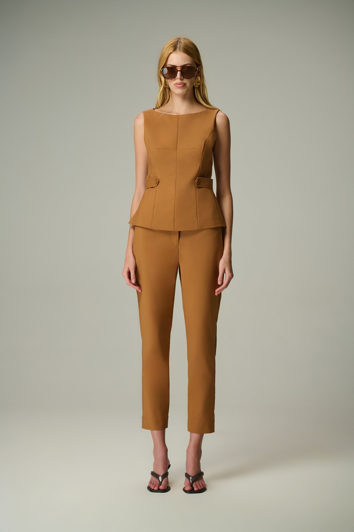 Calça e blusa