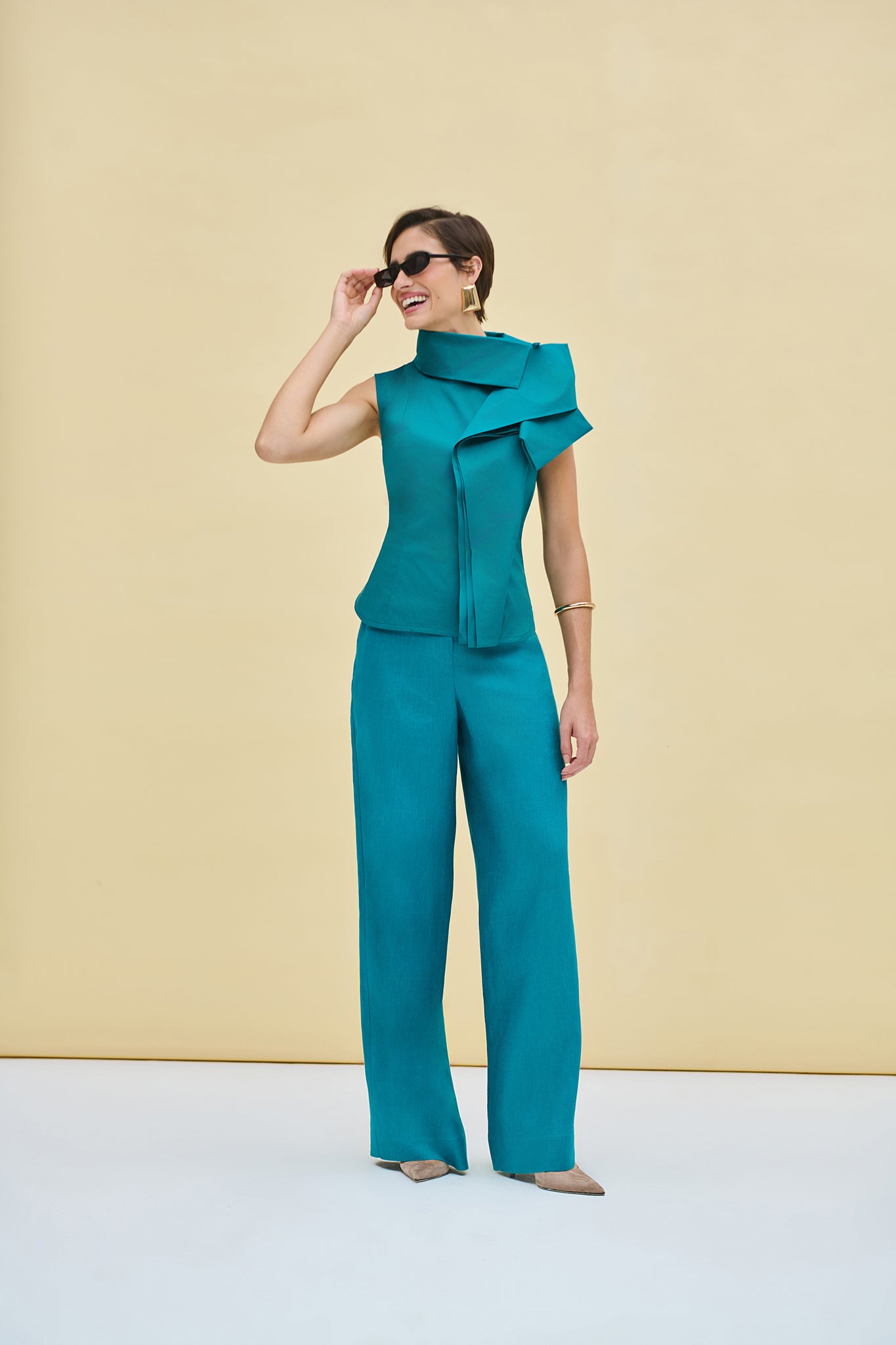 Calça e blusa