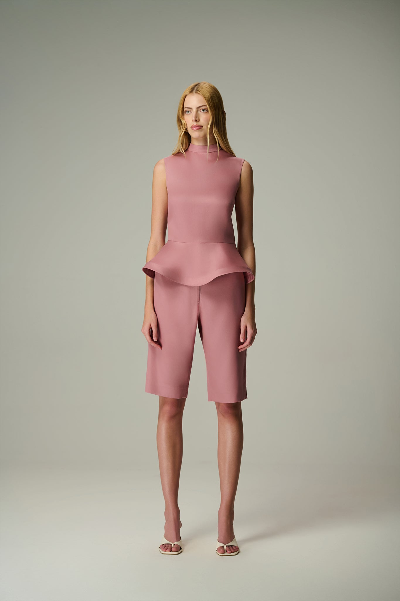 Bermuda e blusa