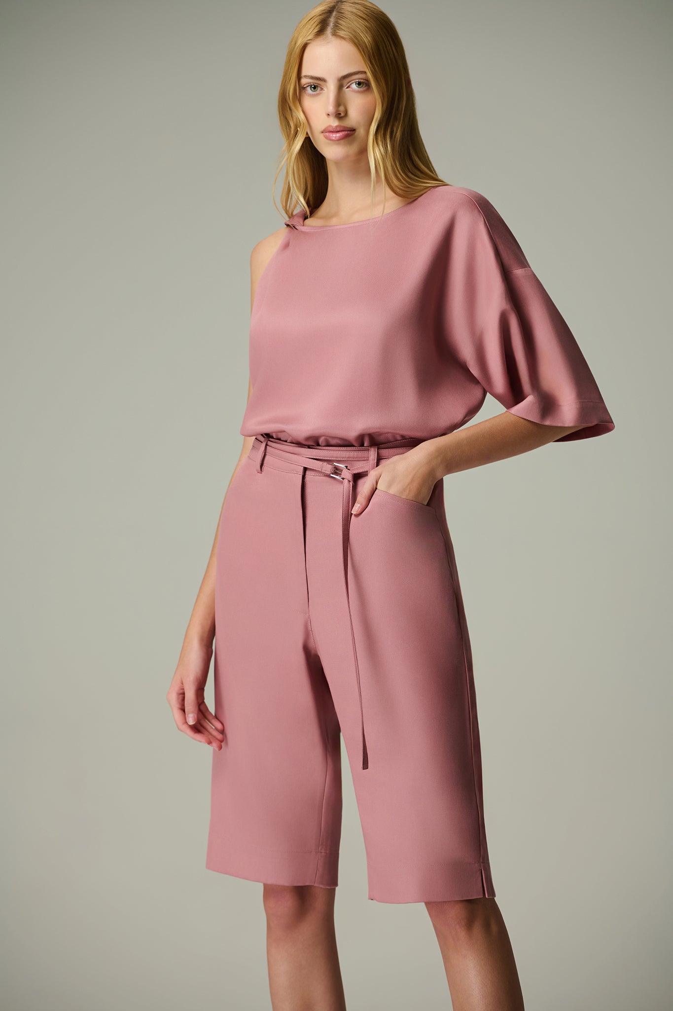 Bermuda e blusa