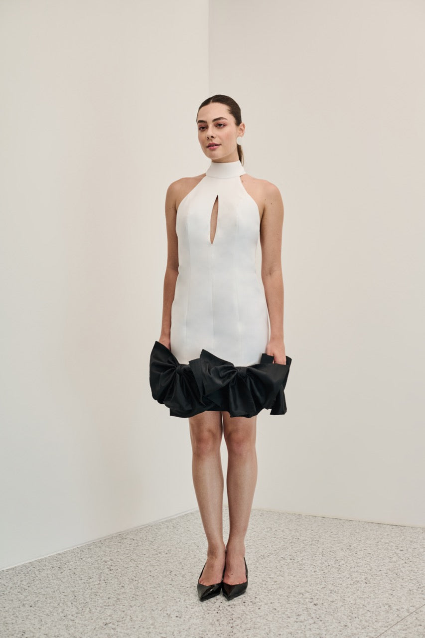 Vestido com Laços