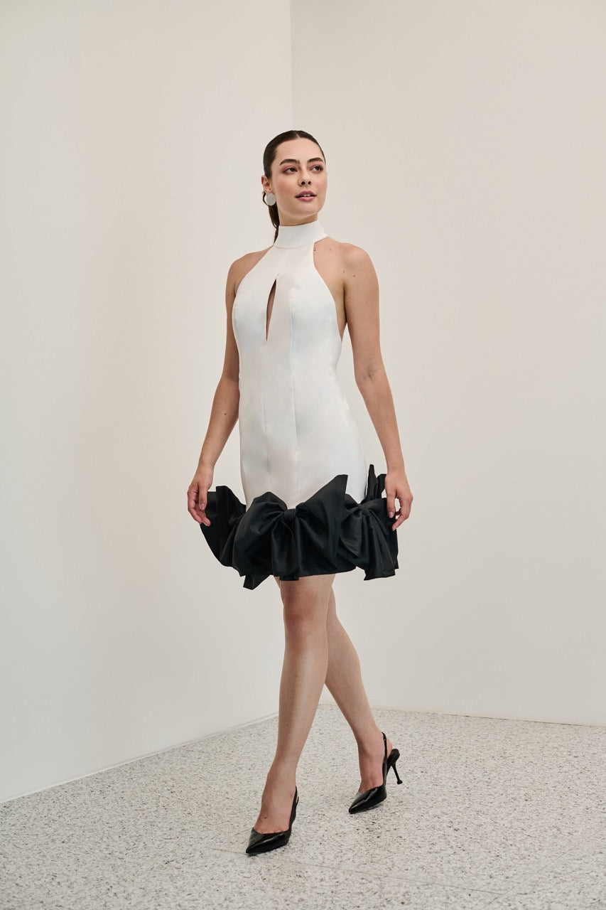 Vestido com Laços
